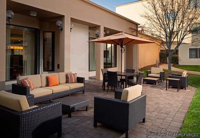 Courtyard Charlotte Arrowood Exterior foto