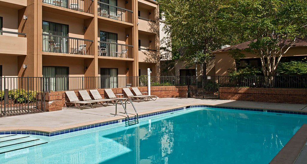 Courtyard Charlotte Arrowood Exterior foto