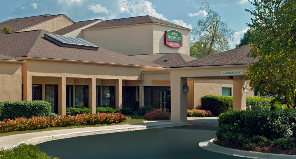 Courtyard Charlotte Arrowood Exterior foto